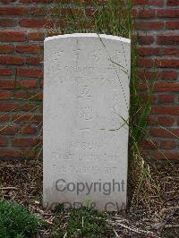 Fosse No.10 Communal Cemetery Extension Sains-En-Gohelle - Sang Kwan Yi, 